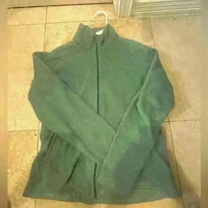 Patagonia zip up fleece in green. Size Small.